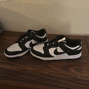 Men’s Nike Dunk Panda low 9.5